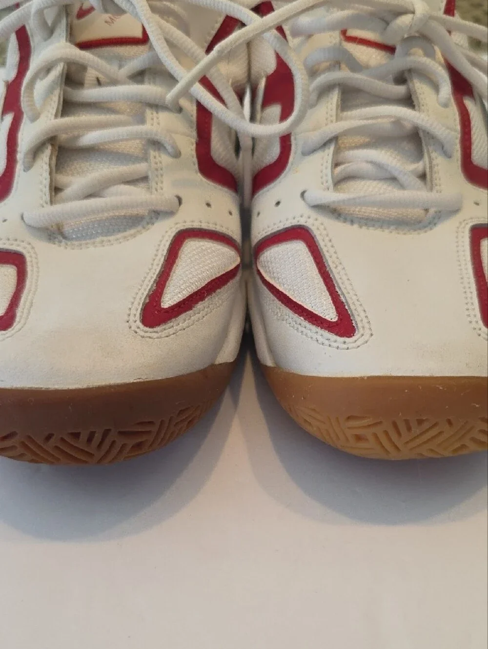 Nike Multi Court 7 Vintage White Red Indoor Sports Gym Sneakers Womens Size 8.5